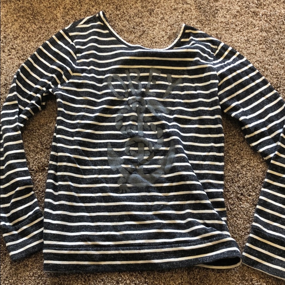 Obey sweater